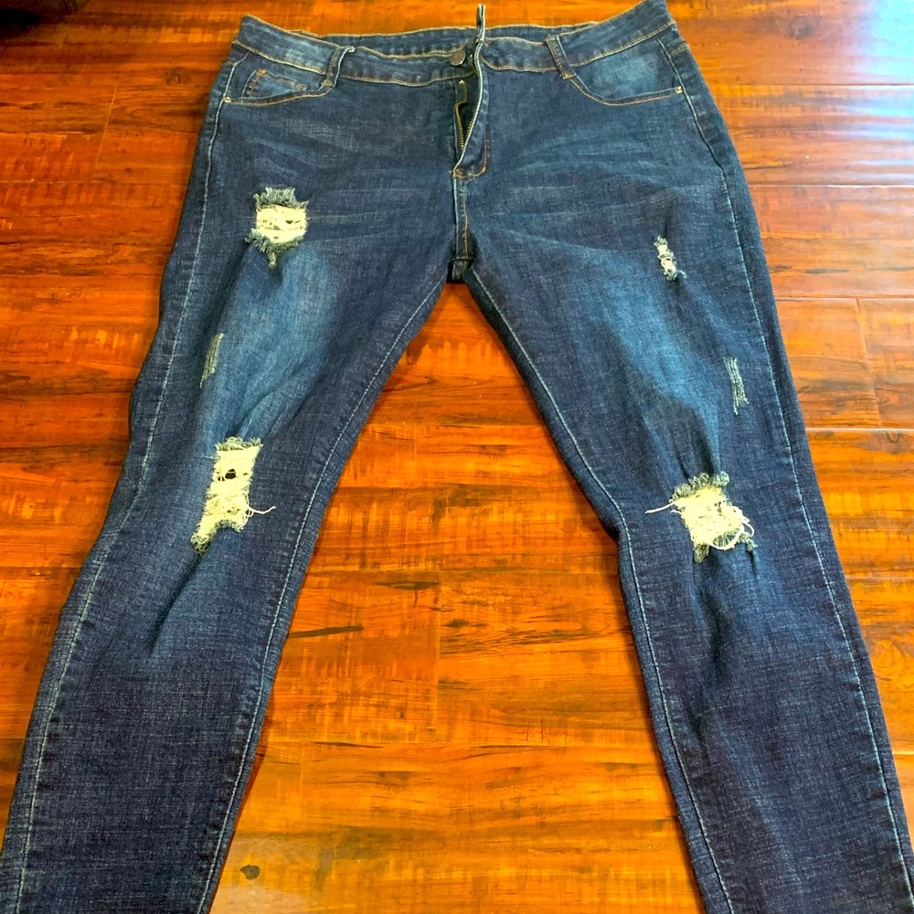 Distressed Blue Jeans 👖 stretch denim 🛑🛑SOLD🛑🛑